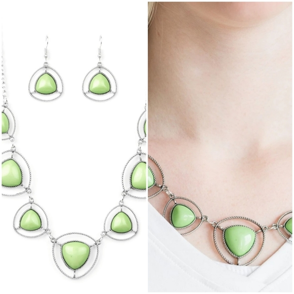 MAKE A POINT GREEN NECKLACE/EARRING SET